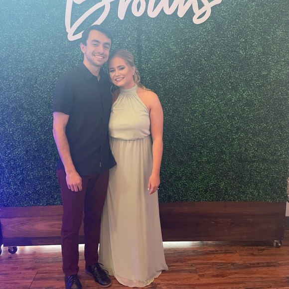 Light green bridesmaids dress. size 4. - Picture 1 of 3